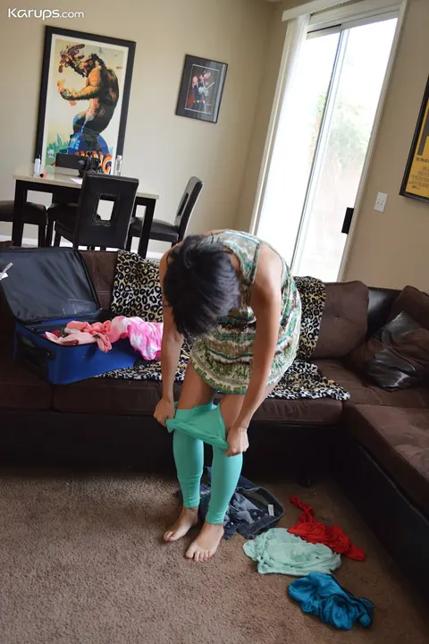 Brunette Strips Out of Her Yoga Pants and Shorts to Spread – photo 13 of 21