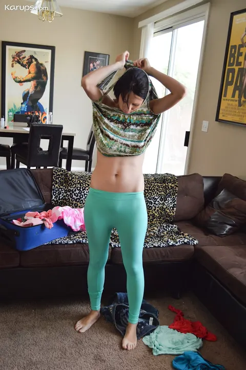 Brunette Strips Out of Her Yoga Pants and Shorts to Spread – photo 12 of 21