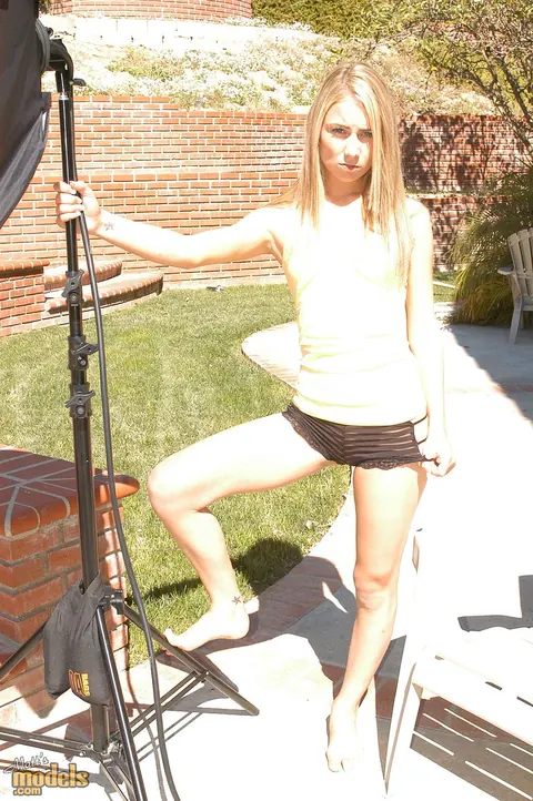 Tyler Stevenz: Skinny Blonde Strips Out of Her Shorts Outdoors – photo 3 of 16