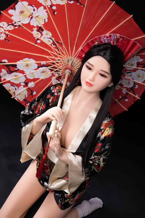 Japanese Woman Undresses and Spreads Her Muff – photo 18 of 19