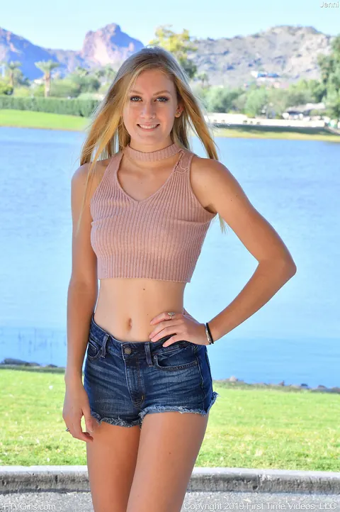 Jenni Jordan: Tall Blonde Strips Out of Her Cutoff Shorts and Shows Her Pussy – photo 7 of 15