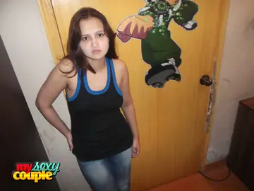 Indian Woman Lifts Her Top to Show Her Big Tits