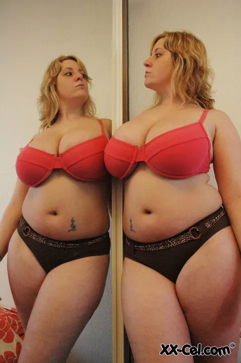 Blonde Strips Out of Her Lingerie to Show Her Big Tits – photo 13 of 20