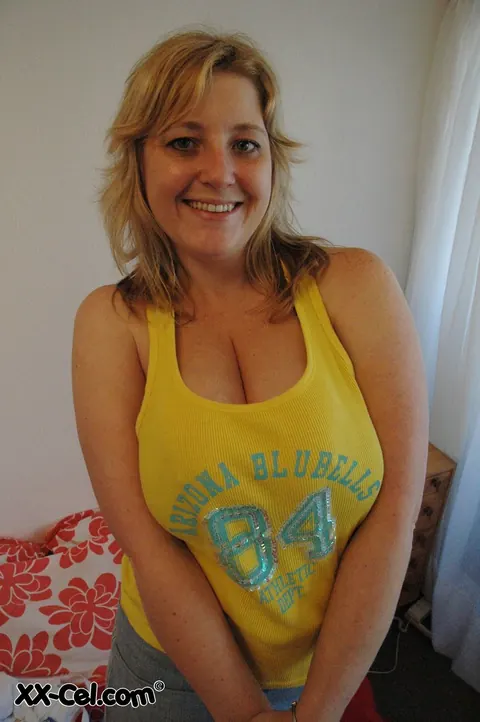 Blonde Strips Out of Her Lingerie to Show Her Big Tits – photo 20 of 20