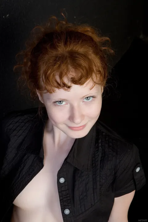 Slim Redhead PAWG Undresses and Spreads Her Hairy Pussy – photo 9 of 21