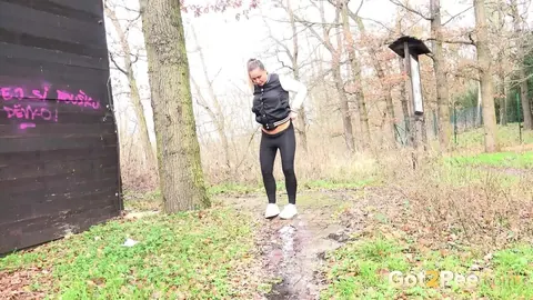 Naomi Bennet: Czech Brunette Squats to Piss in the Forest – photo 13 of 15