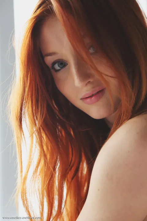 Michelle H: Pale Redhead PAWG Strips and Spreads Her Pussy – photo 10 of 16