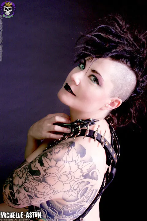 Michelle Aston: Tall Tattooed MILF Masturbates in a Leather Harness – photo 13 of 15