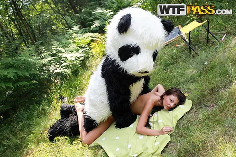 Petite Brunette Takes Anal Outdoors and Gets a Facial – photo 15 of 16