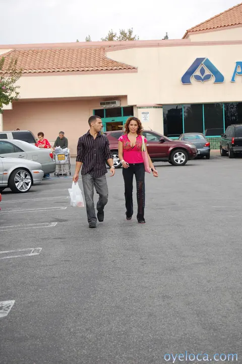 Renae Cruz: Brazilian MILF Fucks in a Car Outdoors – photo 6 of 15