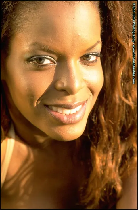 Ebony Babe with Big Tits Strips on the Beach – photo 15 of 15
