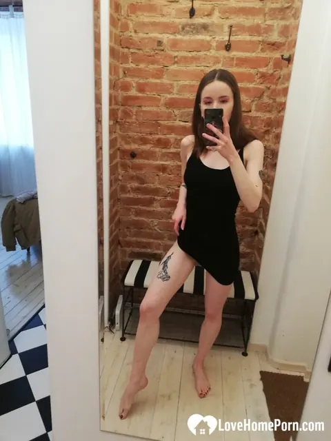 Brunette with Tattoos Undresses and Spreads for Mirror Selfies – photo 4 of 20