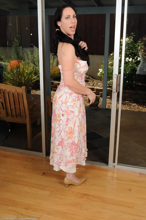 Tall Busty MILF Strips Out of Her Dress and Spreads – photo 4 of 21