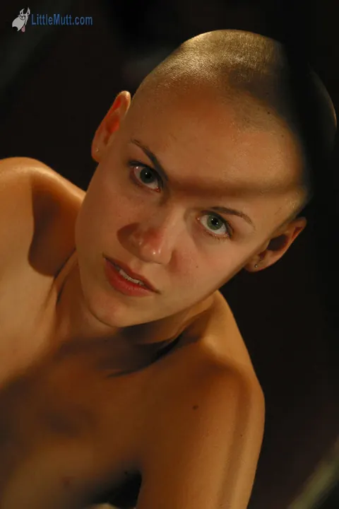 Slim PAWG with Short Hair Fingers Her Shaved Pussy – photo 1 of 16