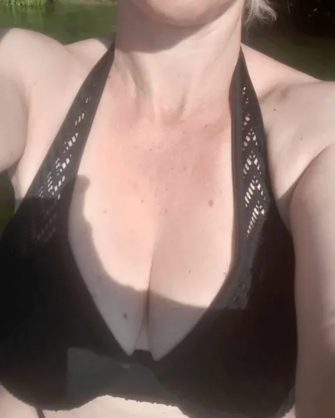 Thick Amateur MILF Poses Nude in Multiple Sets – photo 12 of 20