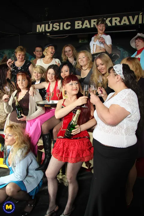 Anita C & Janetta: Chubby Mature Women and Slim Babes Strip in a Bar – photo 3 of 21