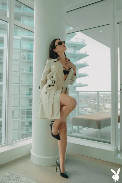 Slim Brunette Strips Out of Her Lingerie and Poses in Heels – photo 1 of 20