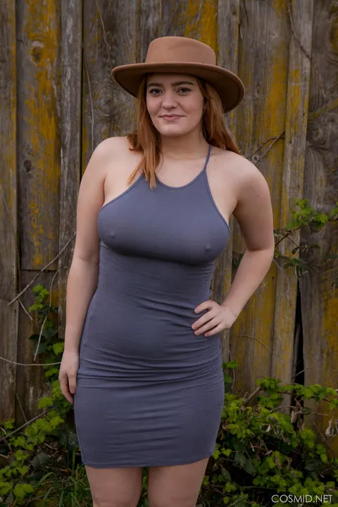 Dallin Thorn: Brunette PAWG Lifts Her Dress Outdoors – photo 1 of 16