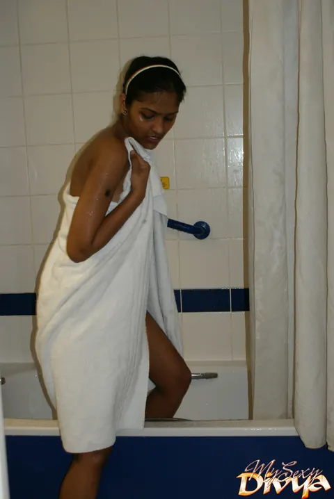 Divya Yogesh: Indian Brunette Undresses in the Bathroom – photo 10 of 12