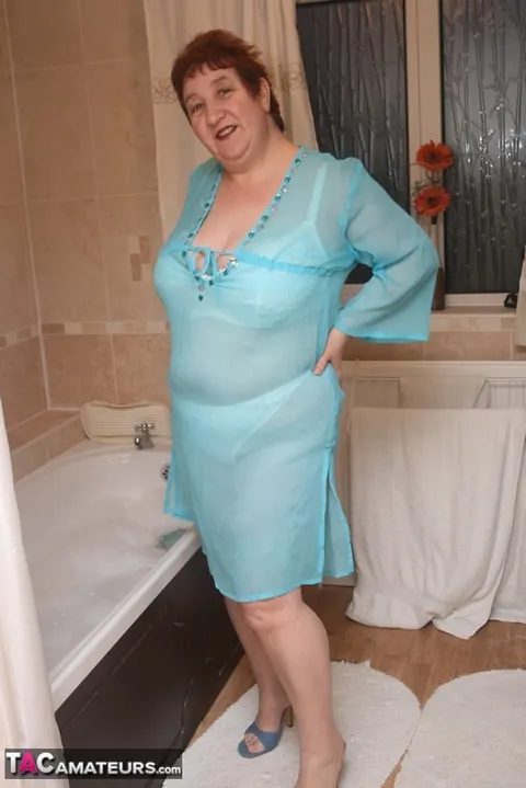 Kinky Carol: Busty Redhead in Panties and Heels Spreads in the Bathroom – photo 2 of 20