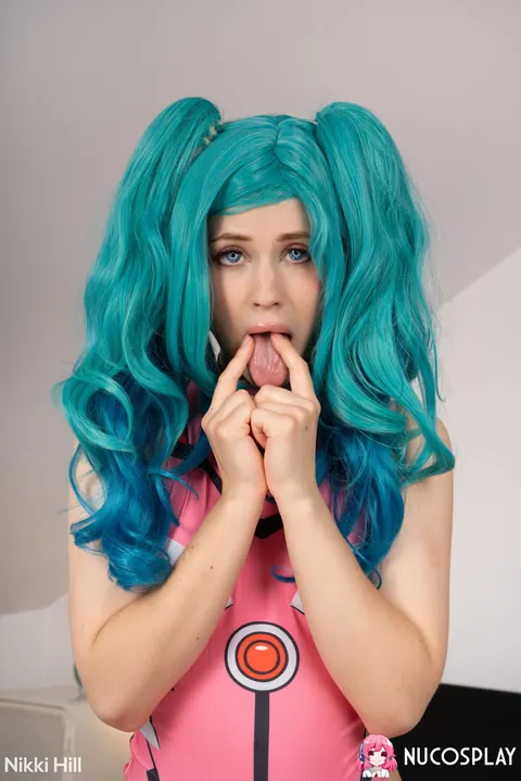 Nikki Hill: PAWG Brunette in Cosplay Costume Plays with a Dildo – photo 13 of 15