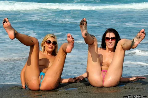Lolly A: Two Tall Brunettes Ditch Bikinis and Spread on the Beach – photo 8 of 16