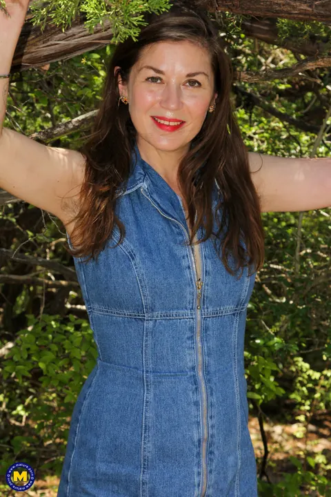 Olivia Johnson: European Brunette Shows Her Hairy Pussy on a Forest Path – photo 5 of 16