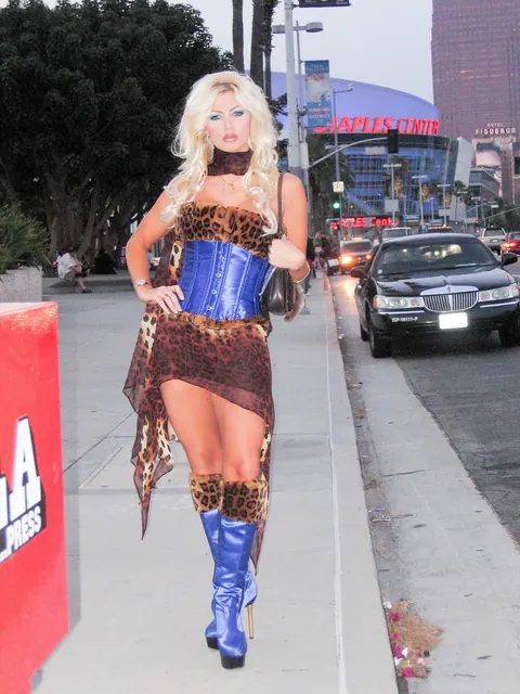 Brittany Andrews: Busty Blonde MILF Poses in a Skirt and High Heels Outdoors – photo 4 of 21