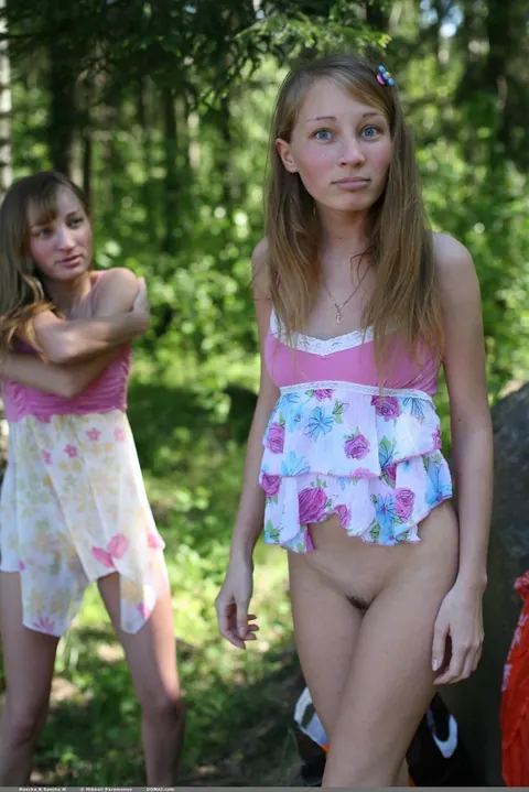 Skinny Blonde Lifts Her Skirt and Spreads Outdoors – photo 1 of 20