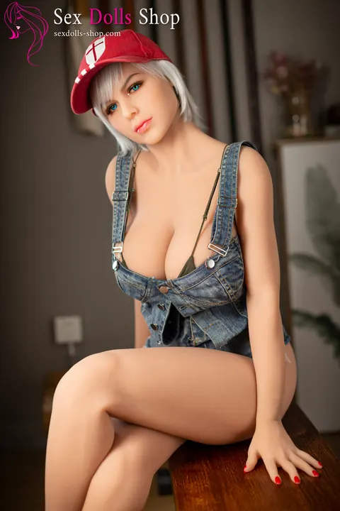 Platinum Blonde Strips Naked and Shows Her Big Tits – photo 4 of 20