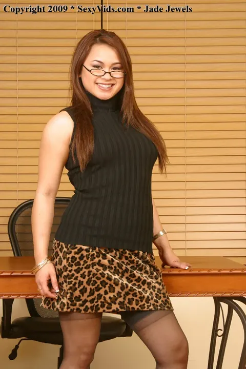 Chubby Asian Redhead in Stockings Fingers Her Hairy Ass – photo 7 of 21