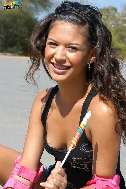 Ariana Fox: Skinny Latina in Denim Shorts Shows Off Her Ass Outdoors – photo 5 of 17