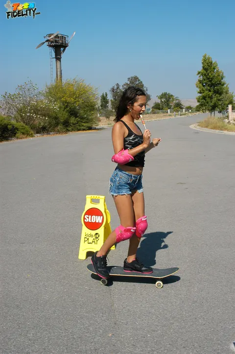 Ariana Fox: Skinny Latina in Denim Shorts Shows Off Her Ass Outdoors – photo 7 of 17