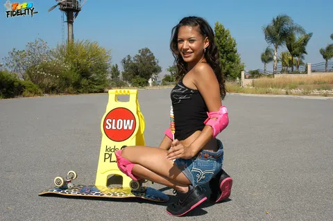 Ariana Fox: Skinny Latina in Denim Shorts Shows Off Her Ass Outdoors – photo 13 of 17