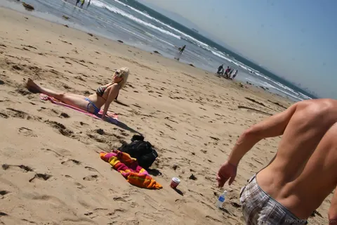 Siri: Tall Blonde BBW in a Bikini Fucks Her Man on the Beach – photo 6 of 16