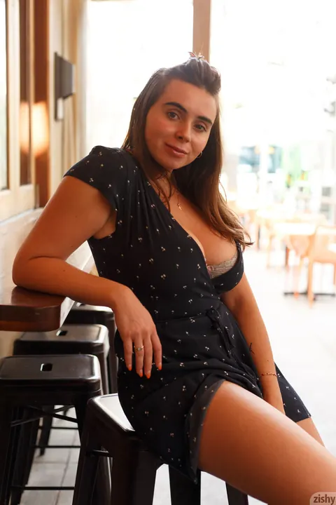 Tyla Jessop: Thick Brunette in a Dress and Glasses Spreads Her Legs – photo 1 of 12