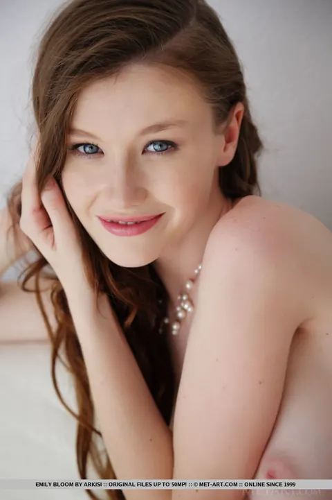 Emily Bloom: Slim Brunette Undresses from Lingerie and Spreads Her Shaved Pussy – photo 7 of 18