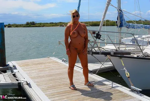 Nudechrissy: European Blonde MILF Walks on the Beach in a Skirt – photo 16 of 19