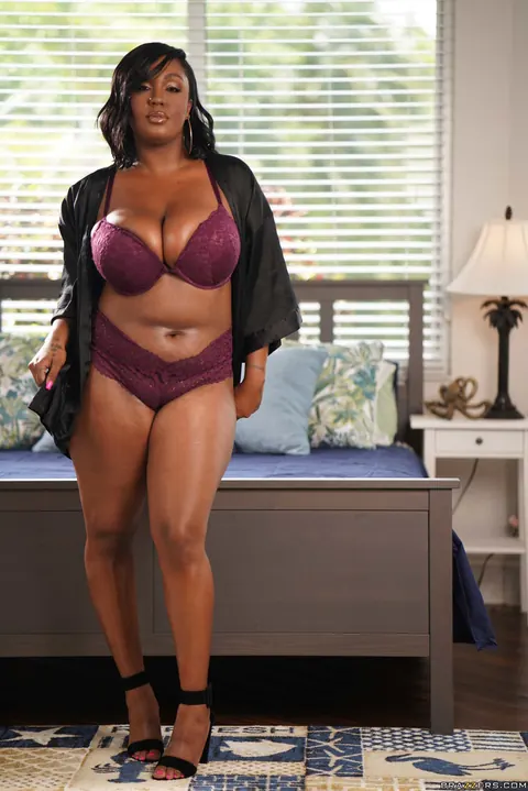 Layton Benton: Voluptuous Ebony Brunette Strips Off Her Lingerie to Show Her Big Tits – photo 5 of 20