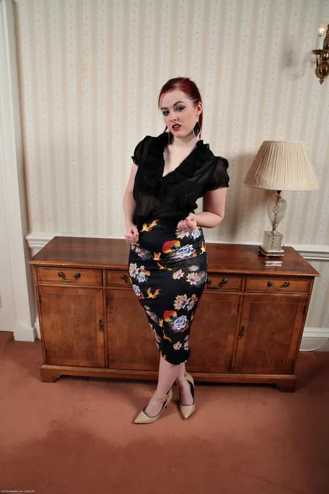 Jaye Rose: British Redhead Strips Out of Her Panties in High Heels – photo 1 of 20