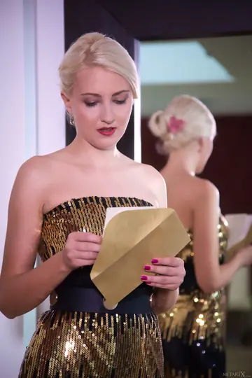 Blonde with Short Hair Spreads Her Legs in High Heels