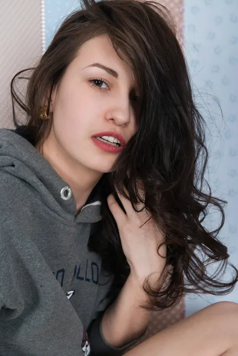 Brunette Lifts Her Skirt and Spreads Her Pussy Lips Wide – photo 5 of 21
