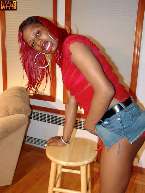Ebony Trans Woman Undresses Fully and Turns to Show Her Cock – photo 2 of 16