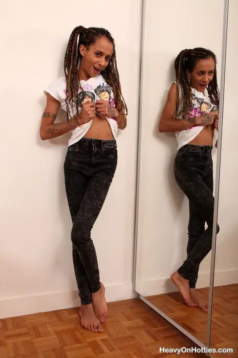 Skinny Amateur Shows Her Tattoos and Shaved Pussy – photo 3 of 21