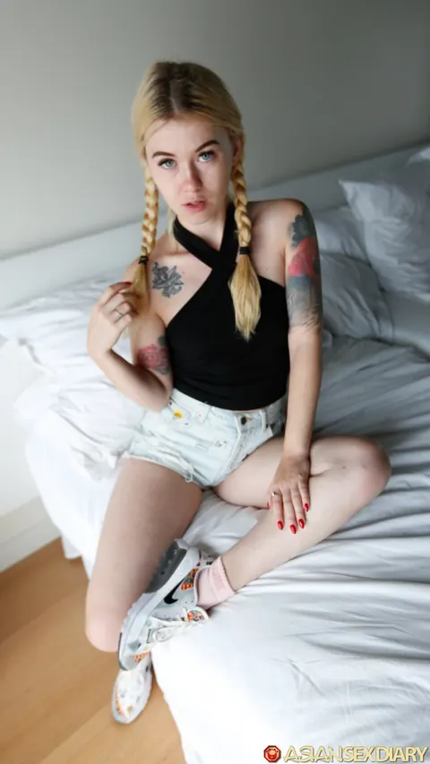 Misha Cross: Tattooed Brunette Fingers Herself Before Hotel Sex – photo 1 of 21