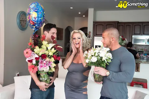 Samantha Jay: Busty Blonde MILF Has Threesome Sex in Her Skirt – photo 4 of 16