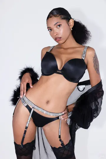Barbie Reyes – Tall Ebony Brunette Strips Out of Her Lingerie and Stockings