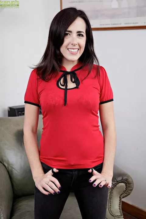 Dixie Comet: Thick Brunette MILF in Panties Fingers Her Trimmed Pussy – photo 1 of 18