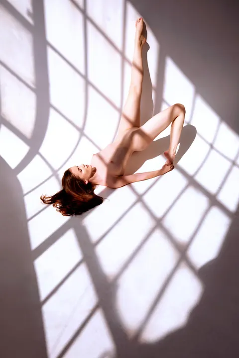 Emily Bloom: Petite Ukrainian Brunette Poses Nude in the Window Light – photo 19 of 21