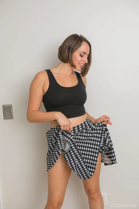 Karly Peters: Brunette PAWG Strips Out of Her Panties – photo 2 of 16
